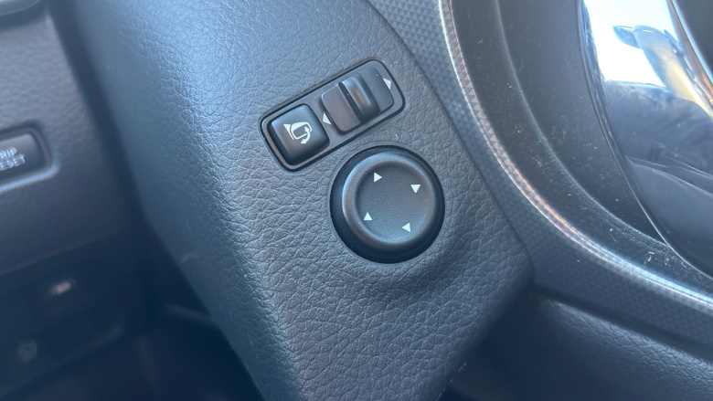 Nissan Qashqai 1.5 dCi N-Connecta 5dr Diesel Hatchback